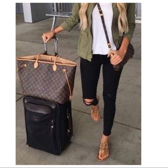 44 Boho Favorite Best Fitting Black Distressed Skinny Jeans - Picture 3 of 6